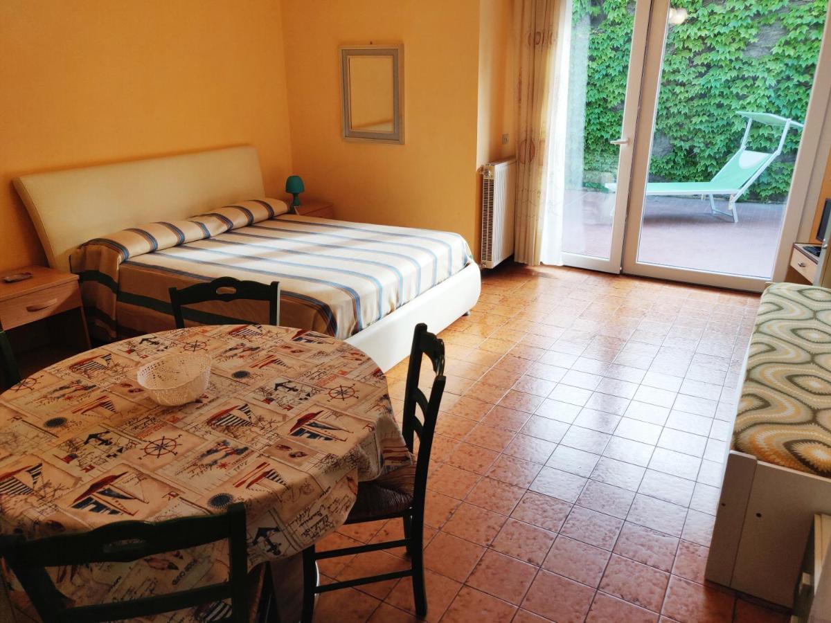 Appartamento Residenza Il Poggio San Bartolomeo Al Mare Esterno foto